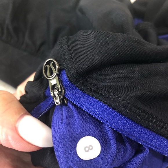 Great condition Lululemon crops, size 8. - Picture 5 of 5